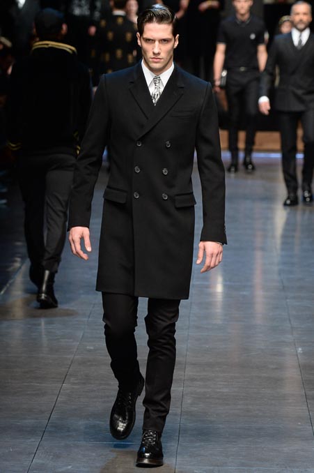 Модель 21 из мужской коллекции Dolce & Gabbana осень-зима 2015-2016